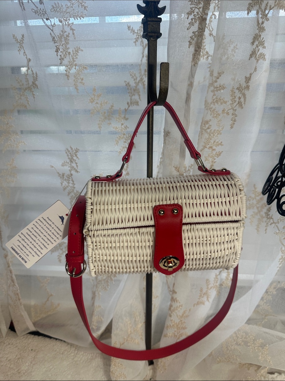 Tommy Bahama rattan basket crossbody bag - Picture 2 of 6